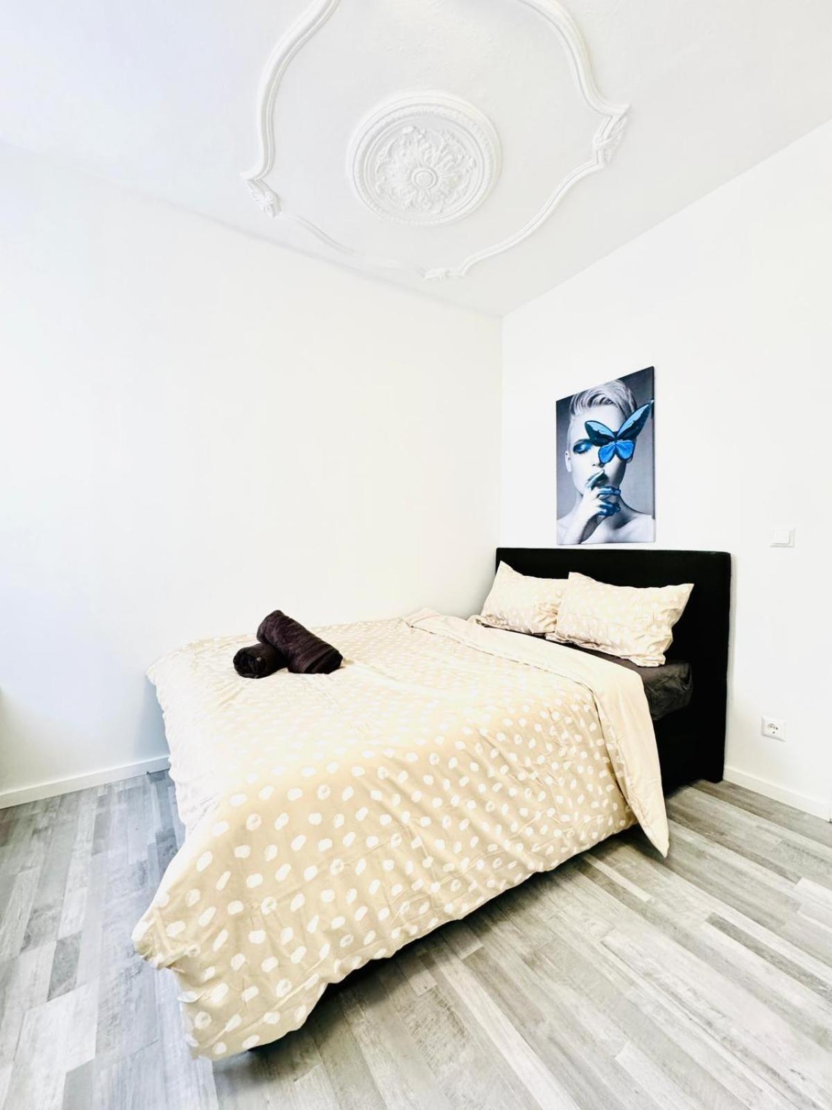 Very Spacious Apartment For Up To 7P With Great Location ウィーン エクステリア 写真