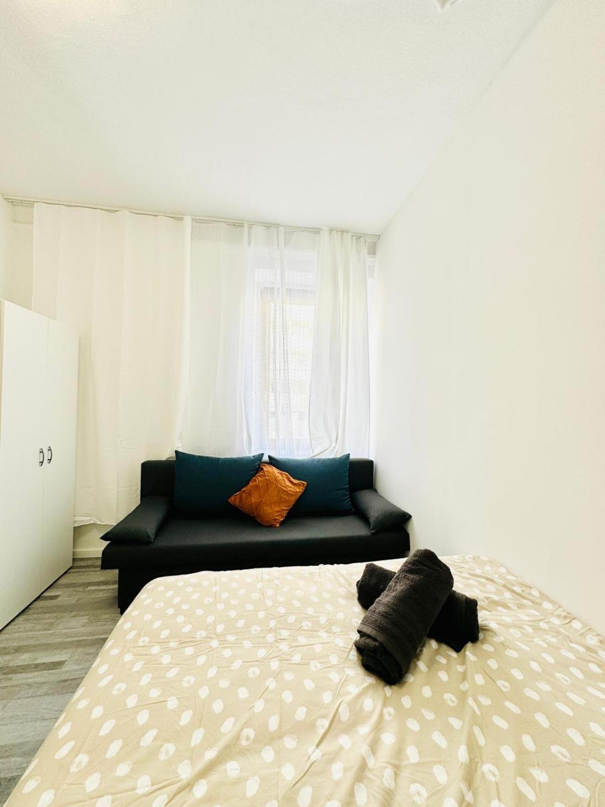 Very Spacious Apartment For Up To 7P With Great Location ウィーン エクステリア 写真